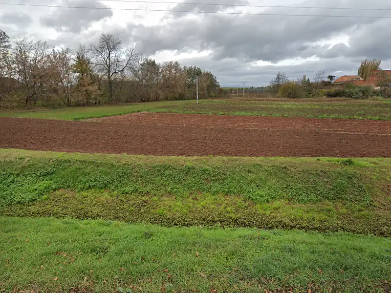 Prodej stavebního pozemku 5730 m², Liběšice – náhled fotky 2