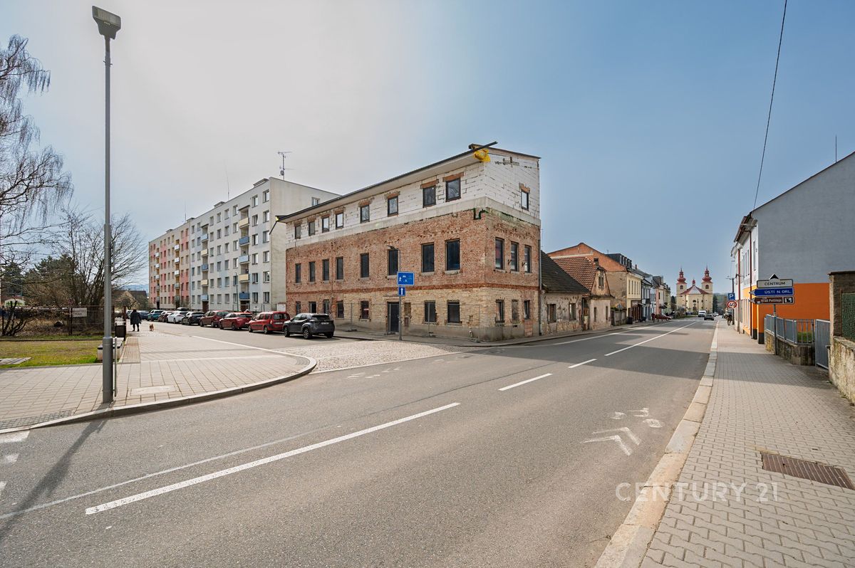 Prodej rodinného domu 306 m², pozemek 336 m² – fotografie 2