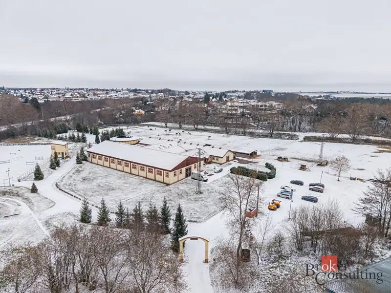 Prodej specifického typu nemovitosti 2093 m², Nučice – náhled fotky 2