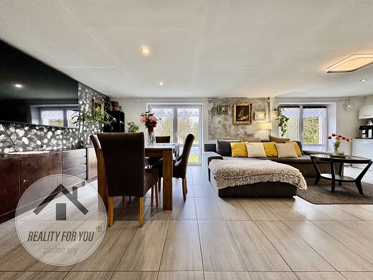 Prodej rodinného domu 240 m², pozemek 6384 m² – fotografie 5