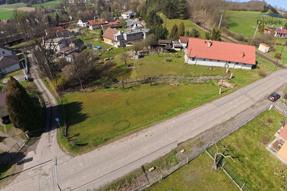 Prodej stavebního pozemku 558 m² – fotografie 2