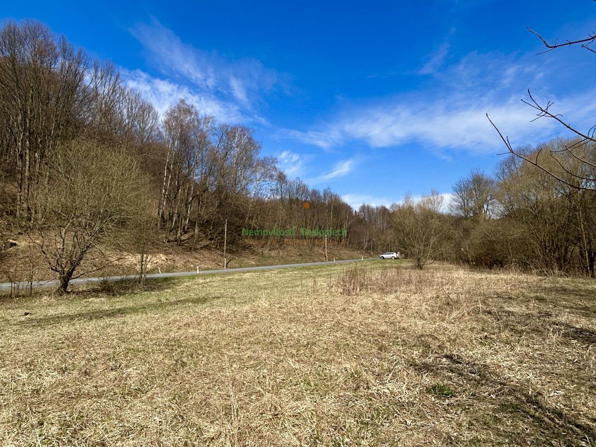 Prodej stavebního pozemku 900 m² – fotografie 3