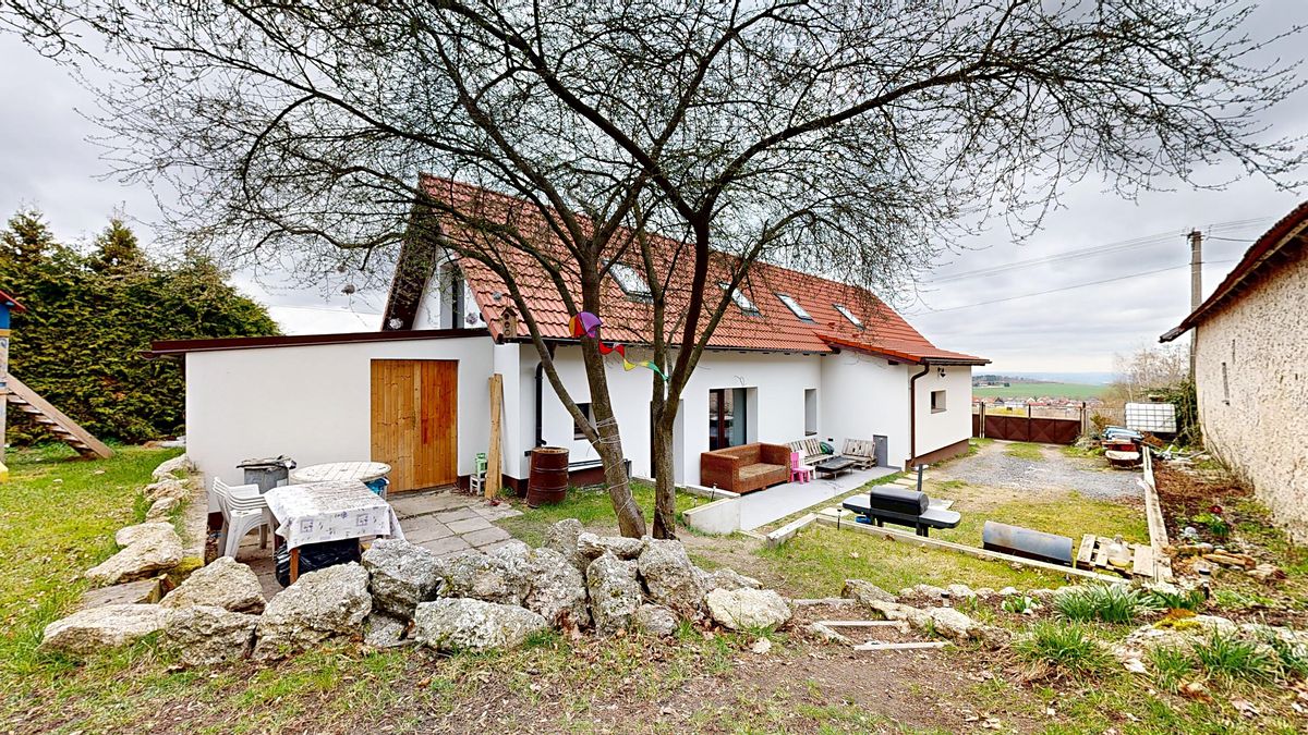 Prodej rodinného domu 207 m², pozemek 355 m²