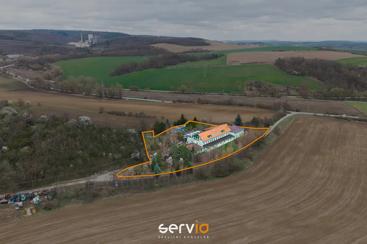 Prodej výrobní haly, prostoru 3967 m²