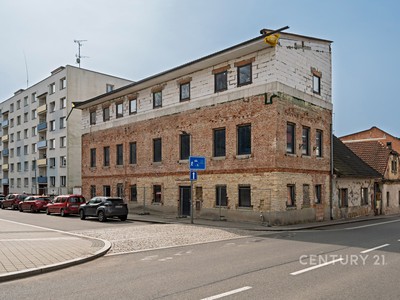 Dvorec, Vamberk
