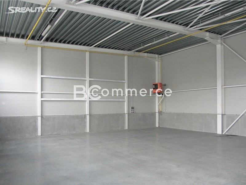 Pronájem skladového prostoru 825 m² – pohled 3