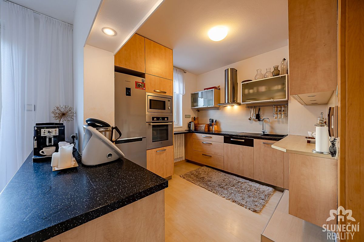 Prodej rodinného domu 240 m², pozemek 255 m² – fotografie 5