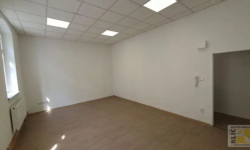 Pronájem kanceláře 100 m², Kroměříž – náhled fotky 3