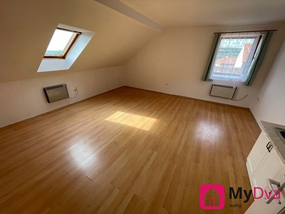 Pronájem bytu 1+kk 32 m²
