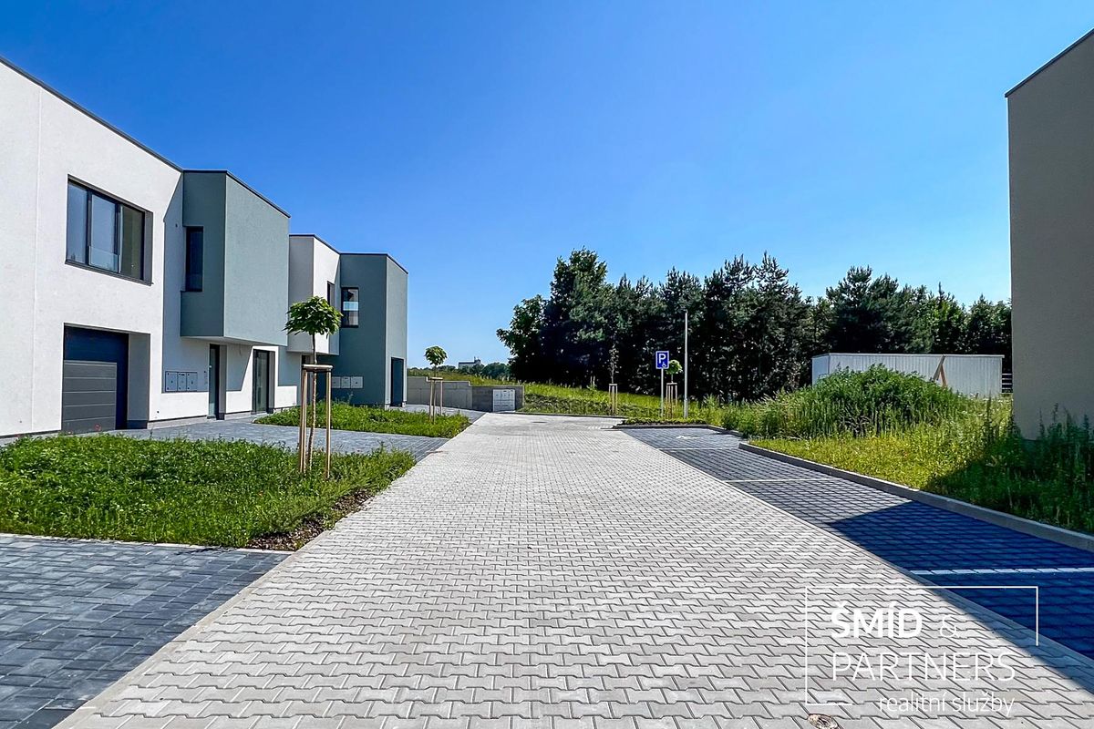 Prodej rodinného domu 130 m², pozemek 270 m² – fotografie 2
