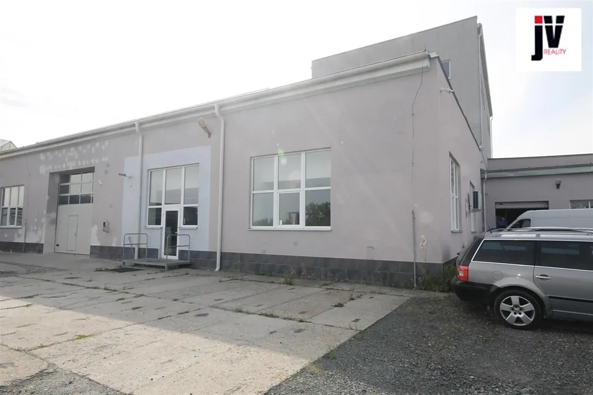Pronájem skladového prostoru 2735 m²