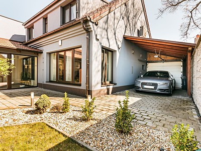 Haus zum Kauf, 218 m² (2 von 47)