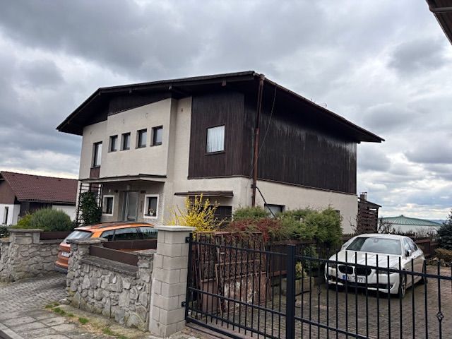 Prodej rodinného domu 280 m², pozemek 774 m² – fotografie 3