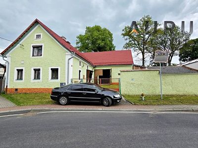 Prodej rodinného domu 360 m², pozemek 662 m²