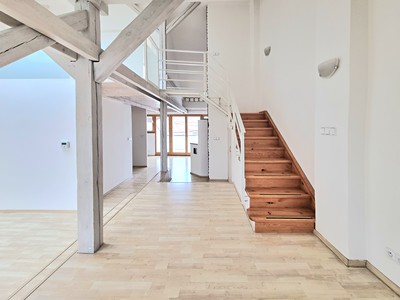 Pronájem bytu atypické 119 m² (Podkrovní)