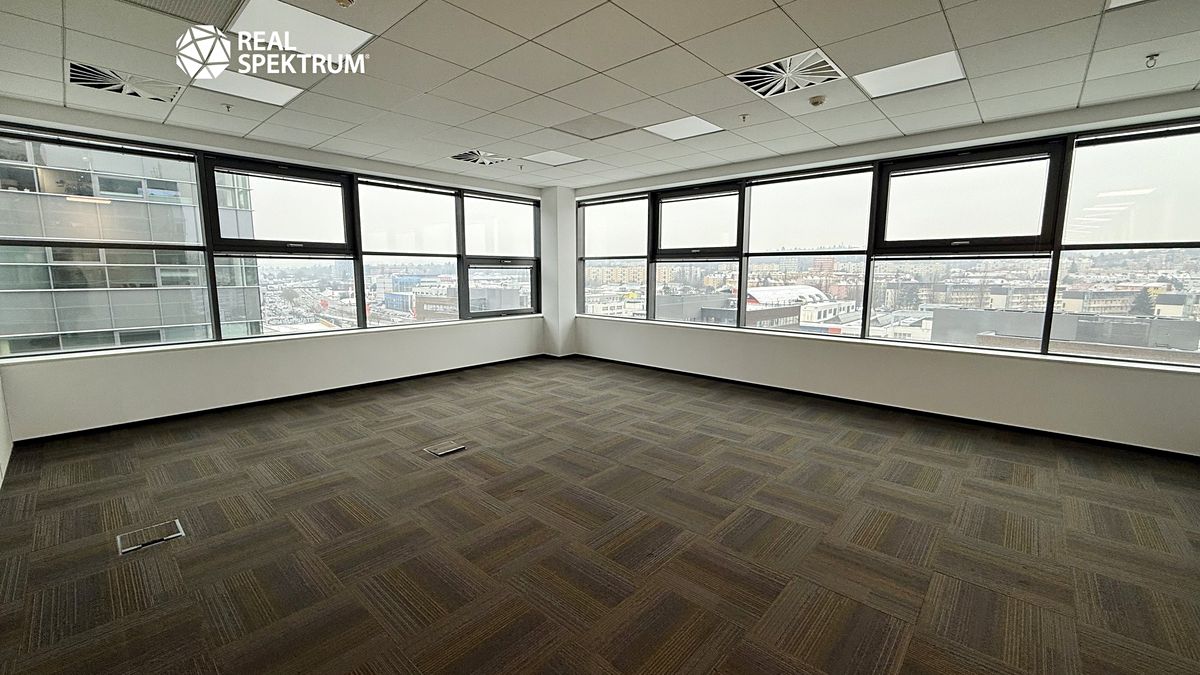 Pronájem kanceláře 240 m²