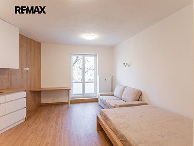 Pronájem bytu 1+kk 33 m²