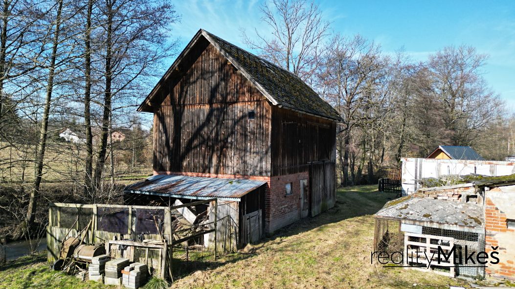 Prodej rodinného domu 168 m², pozemek 2359 m² – fotografie 3