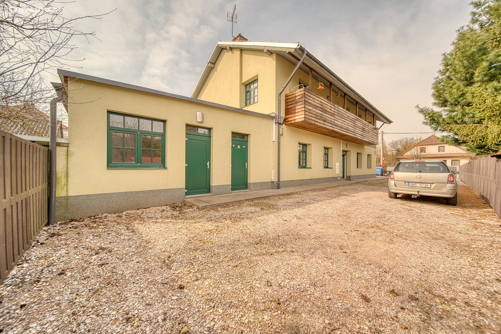 Prodej  vícegeneračního domu 296 m², pozemek 610 m² – pohled 3