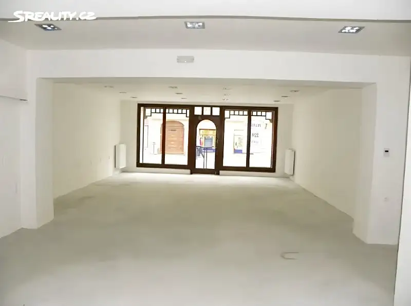 Pronájem obchodního prostoru 234 m², Jihlava – náhled fotky 2