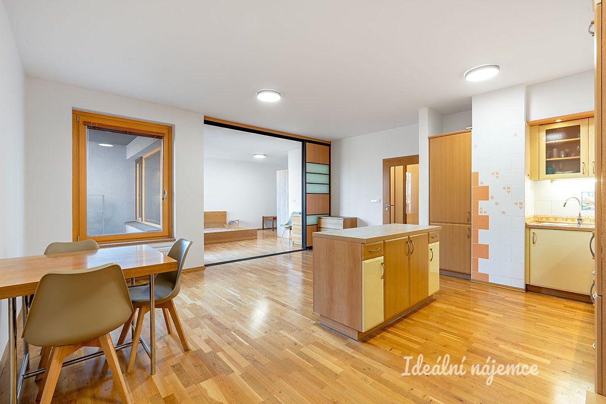Pronájem bytu 2+kk 69 m²