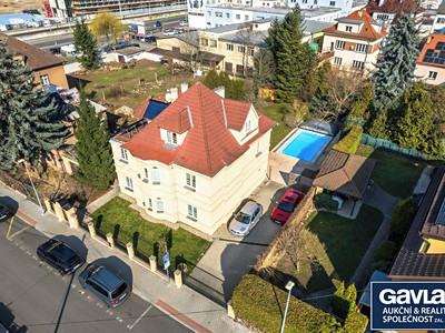 Prodej  rodinného domu 249 m², pozemek 932 m²