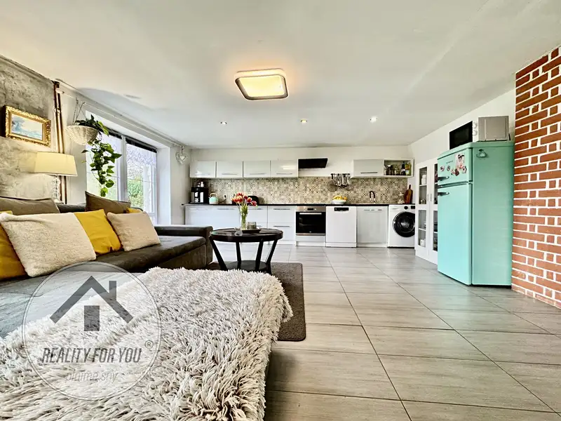 Prodej rodinného domu 240 m², pozemek 6384 m², Bulovka – náhled fotky 2
