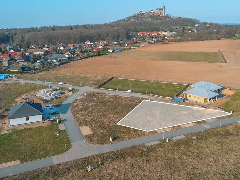 Prodej stavebního pozemku 1094 m², Ráby – náhled fotky 1