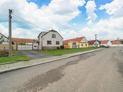 Prodej  rodinného domu 285 m², pozemek 2 966 m²