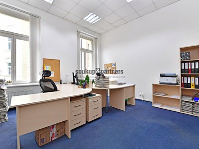 Pronájem kanceláře 56 m² — photo 4