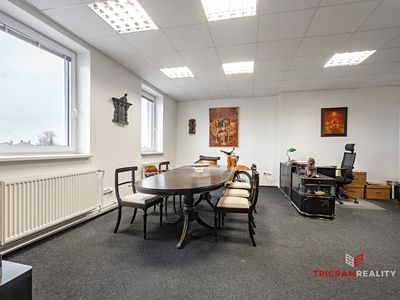 Pronájem kanceláře 243 m²