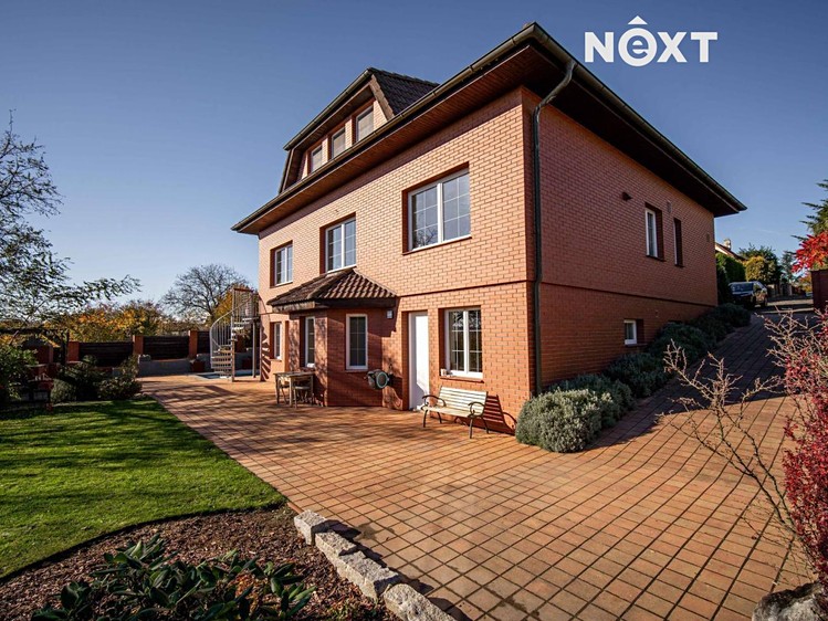 Haus zum Kauf, 348 m² (2 von 30)