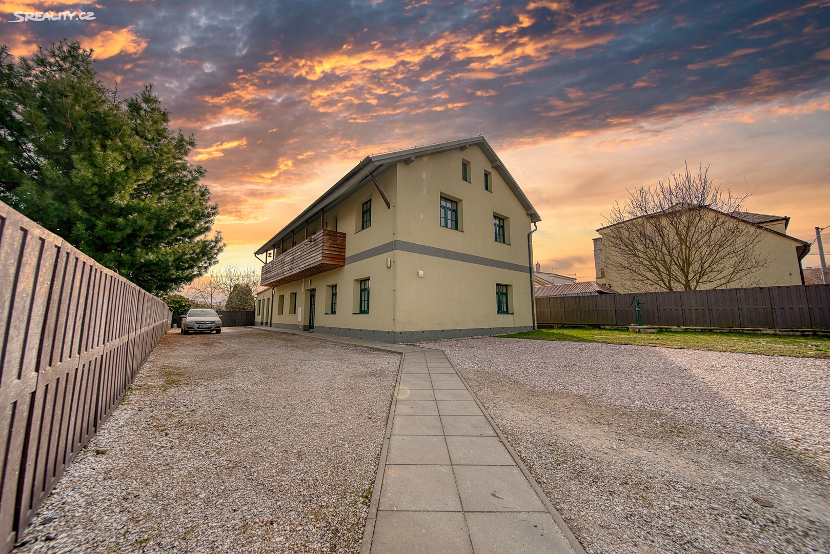 Prodej  vícegeneračního domu 296 m², pozemek 610 m², Smidary