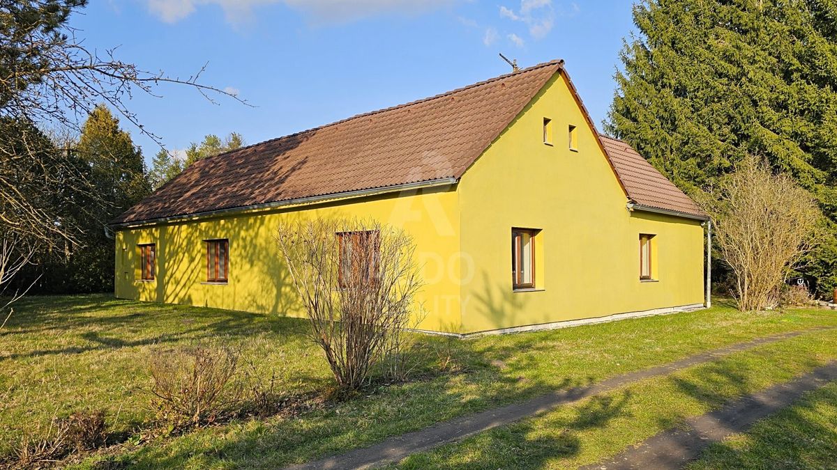 Prodej rodinného domu 130 m², pozemek 33353 m²
