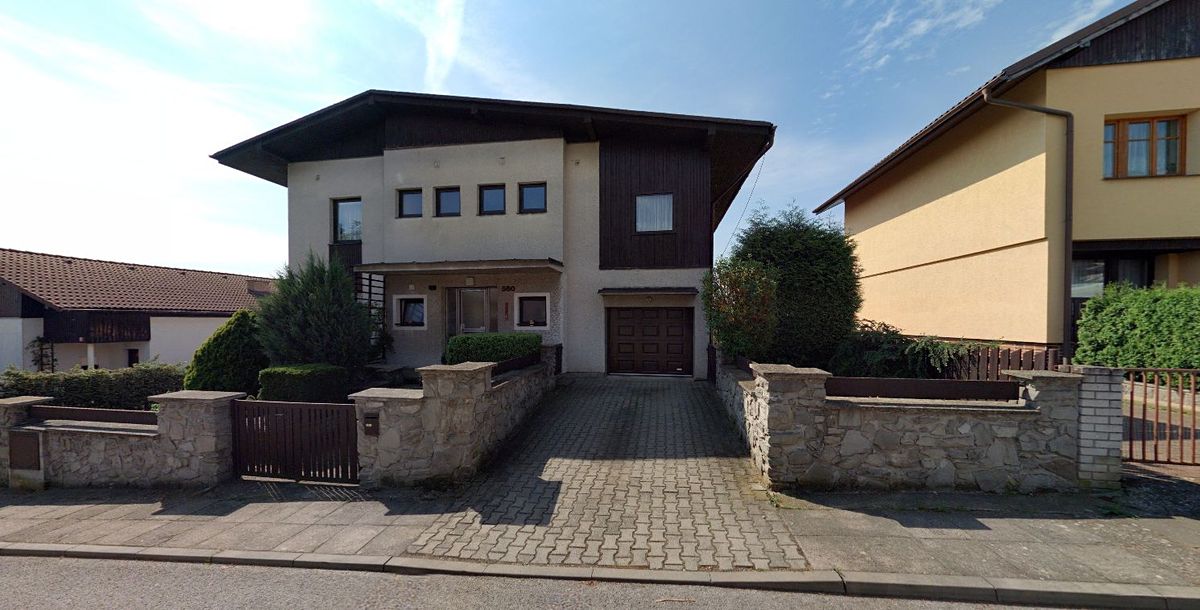 Prodej rodinného domu 280 m², pozemek 774 m²
