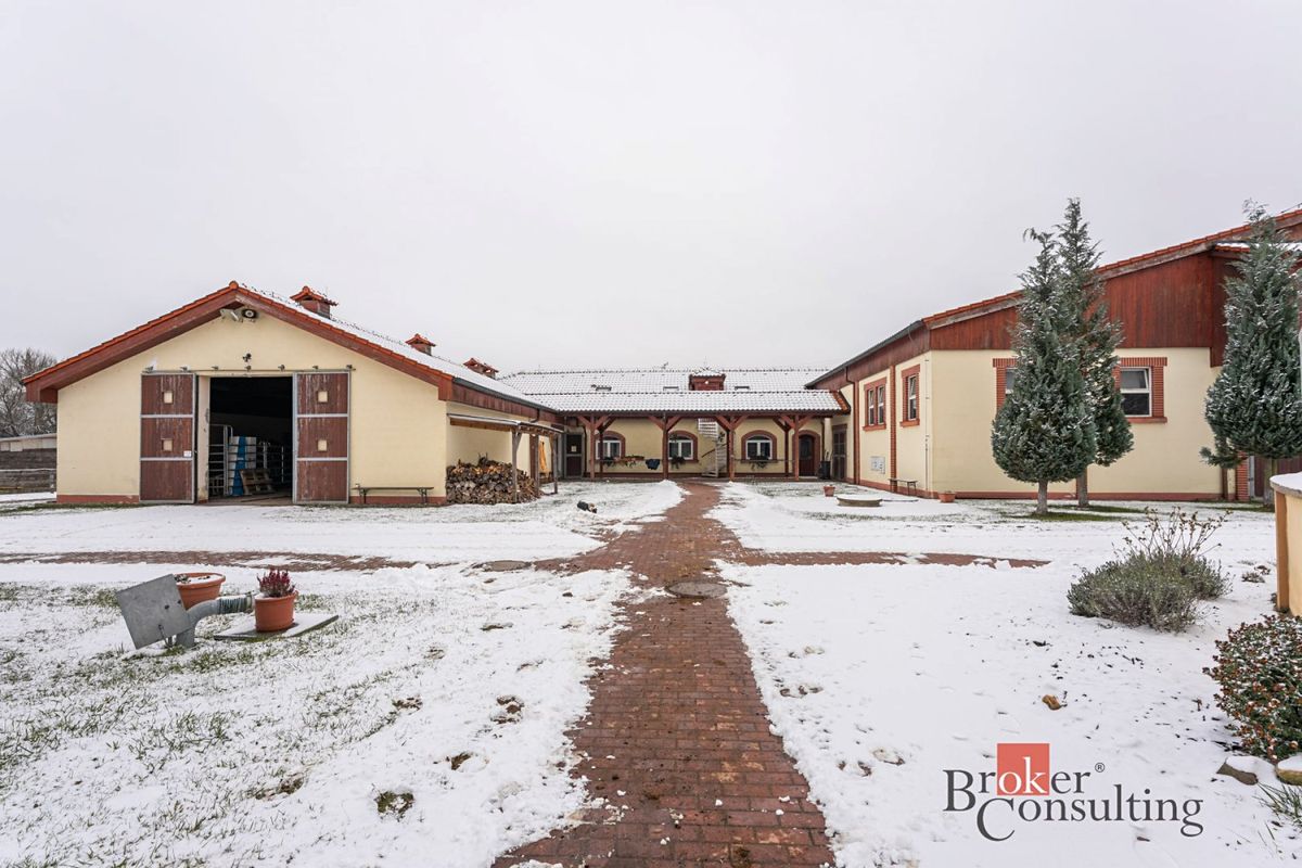 Prodej specifického typu nemovitosti 2093 m², Nučice – fotka 1 z 3