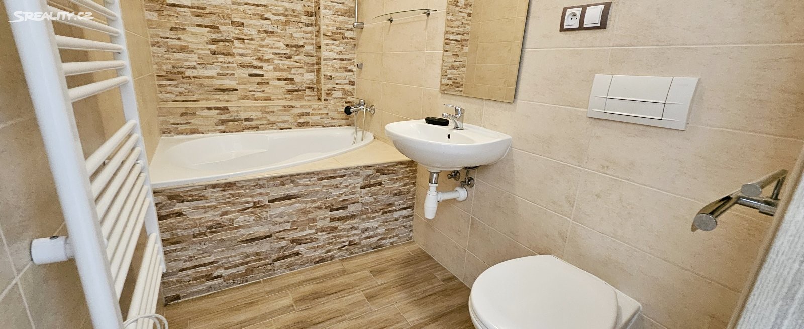 Pronájem bytu 1+kk 25 m² – pohled 2
