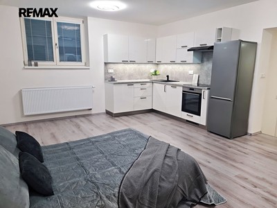 Pronájem bytu 1+kk 39 m²