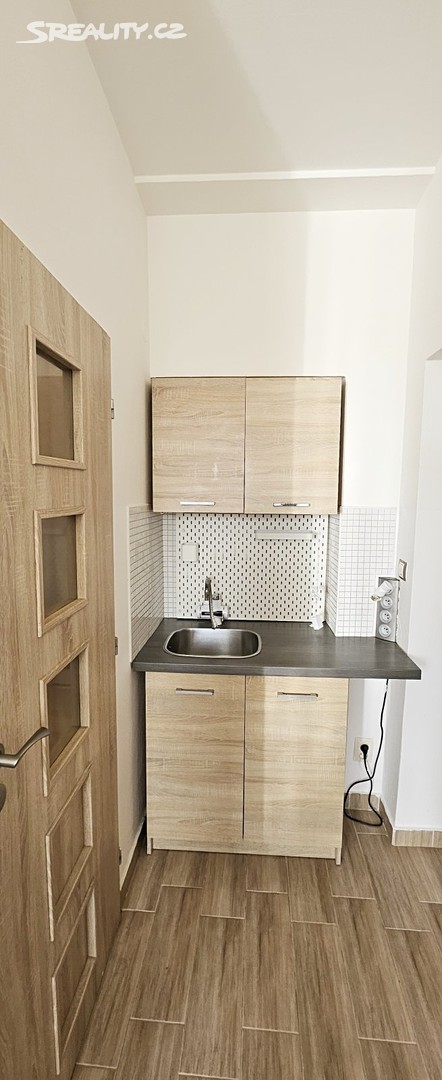 Pronájem bytu 1+kk 25 m² – pohled 6