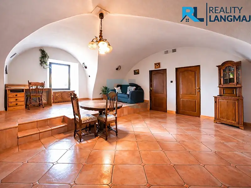 Prodej vícegeneračního domu 410 m², pozemek 34120 m², Pačejov – náhled fotky 2
