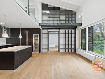 Pronájem bytu 6 pokojů a více 324 m²