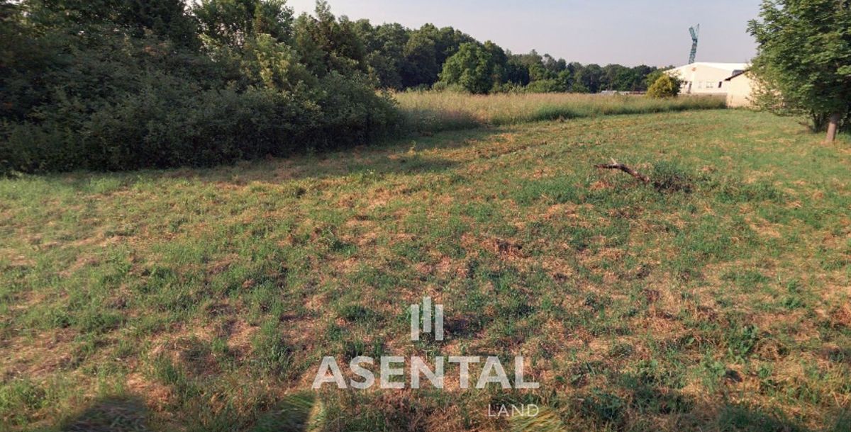Prodej komerčního pozemku 1728 m²