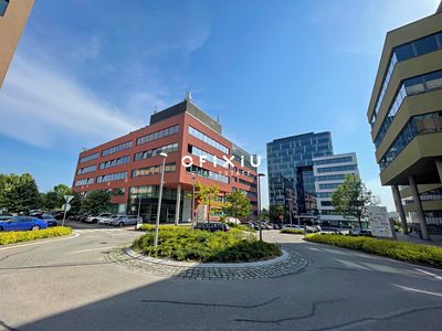 Pronájem kanceláře 370 m²