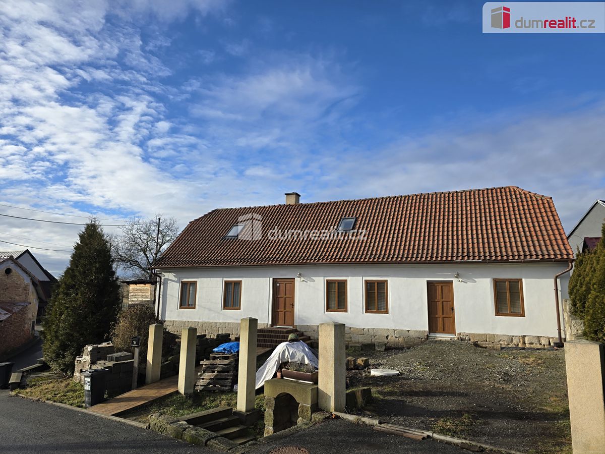 Prodej rodinného domu 230 m², pozemek 330 m², Dolní Bousov – fotka 1 z 3