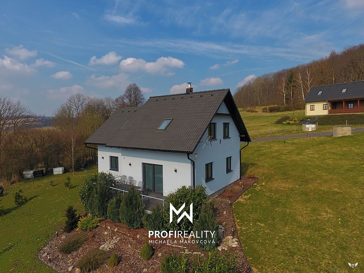 Prodej rodinného domu 138 m², pozemek 1375 m² – fotografie 4