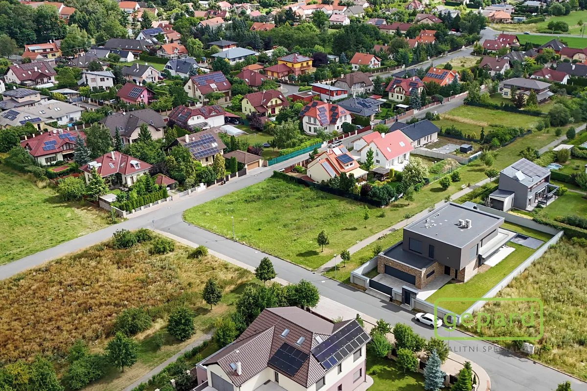 Prodej stavebního pozemku 1196 m²