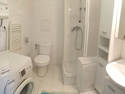 Pronájem bytu 1+kk 25 m² (Podkrovní)