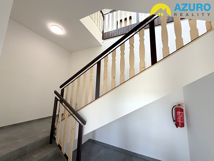Pronájem bytu 1+kk, 36 m² (13 z 17)