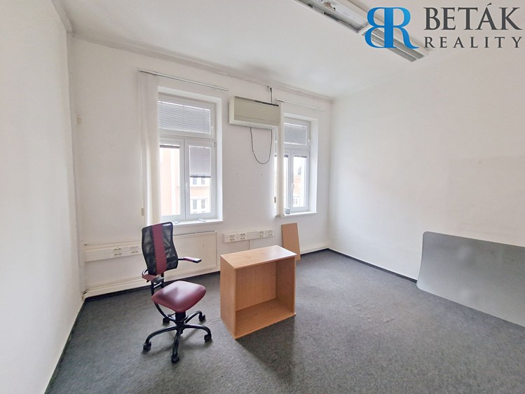 Комерційне приміщення на продаж, 850 м² (10 з 17)