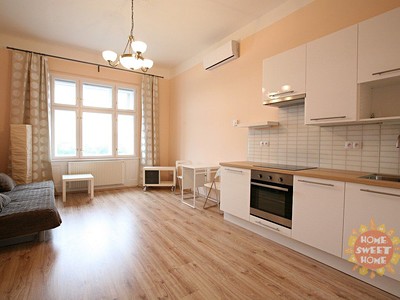 Pronájem bytu 1+kk 35 m²